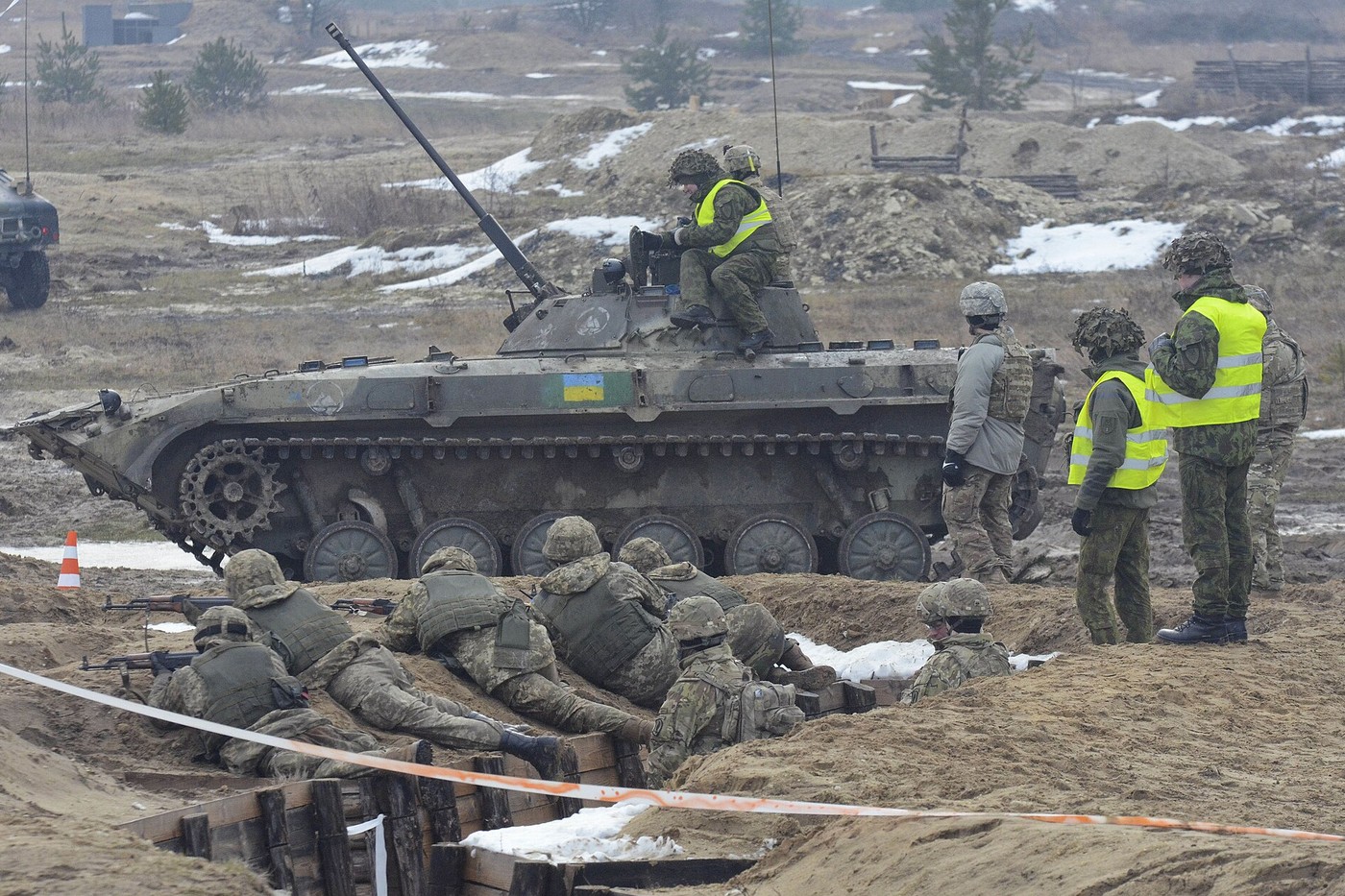 Багатоспектральне маскування техніки: видимий, тепловий і радіолокаційний діапазони